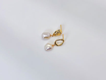 Chic Gold Baroque Pearl Drop Earrings