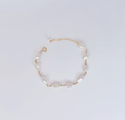 Baroque Pearl Bracelet in Gold